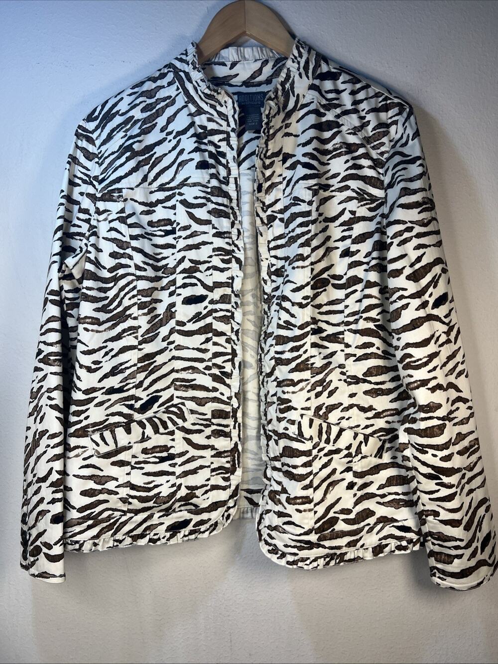 Chico's 2 chicos large Paw Animal Print Ruffle Trim Stretch Chino Jacket
